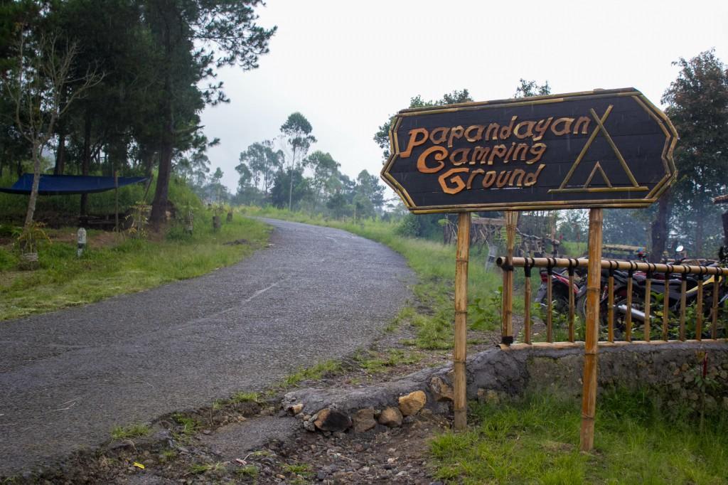 Готель Papandayan Camping Ground Cileuleuy Екстер'єр фото