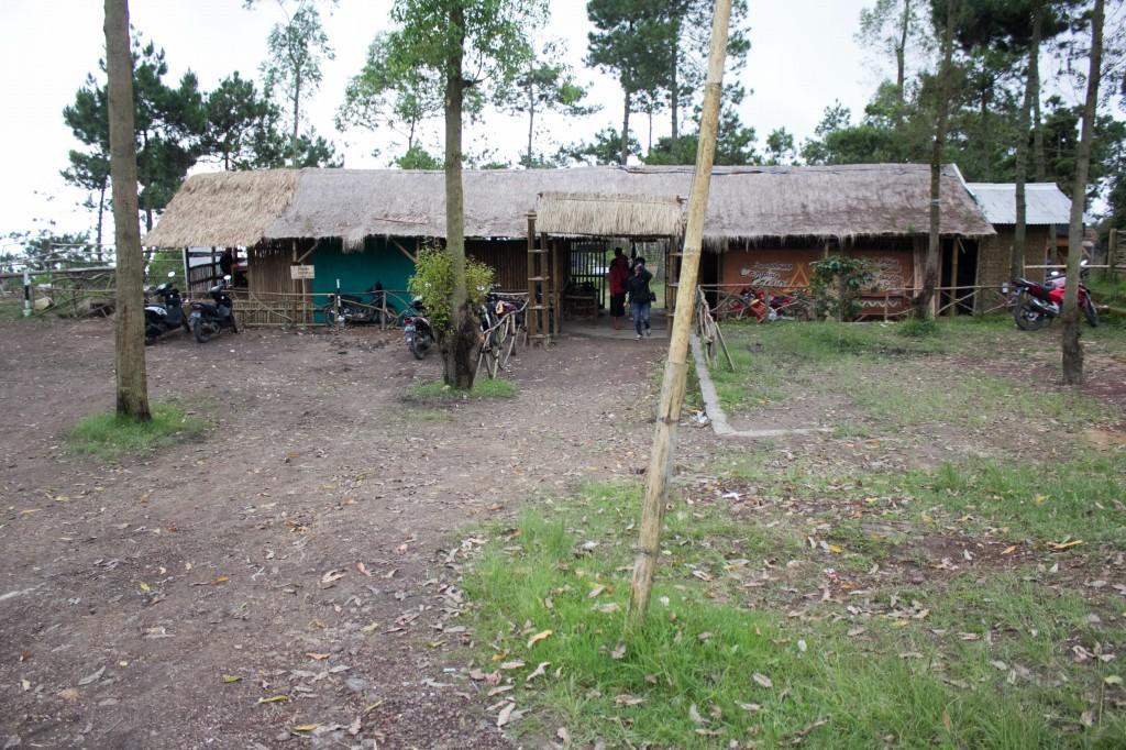 Готель Papandayan Camping Ground Cileuleuy Екстер'єр фото