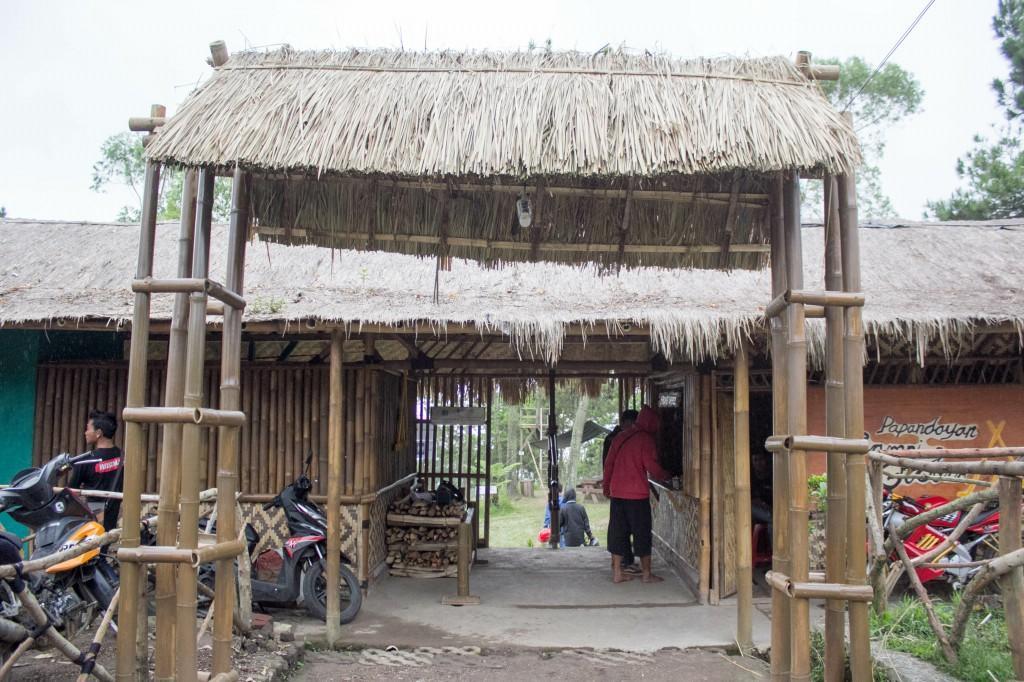 Готель Papandayan Camping Ground Cileuleuy Екстер'єр фото