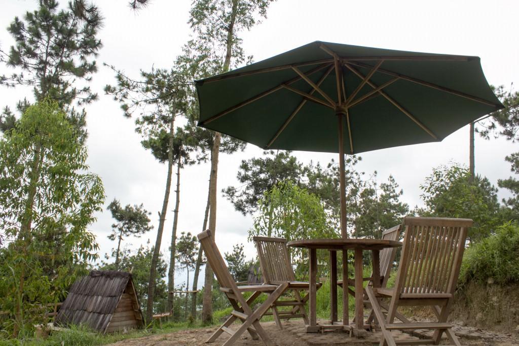 Готель Papandayan Camping Ground Cileuleuy Екстер'єр фото