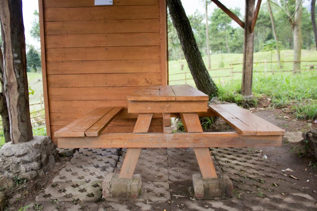 Готель Papandayan Camping Ground Cileuleuy Екстер'єр фото