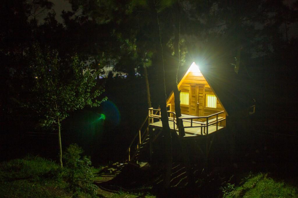Готель Papandayan Camping Ground Cileuleuy Екстер'єр фото